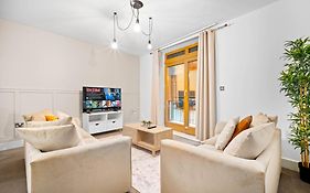 Birmingham City Centre Apartment - Balcony - Wifi & Netflix 116U